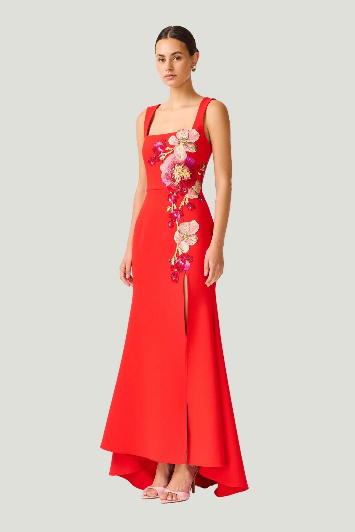 Mademoiselle Ambitious Fleurisca Embroidered Gown in rood met bloemenborduurwerk – foto 13