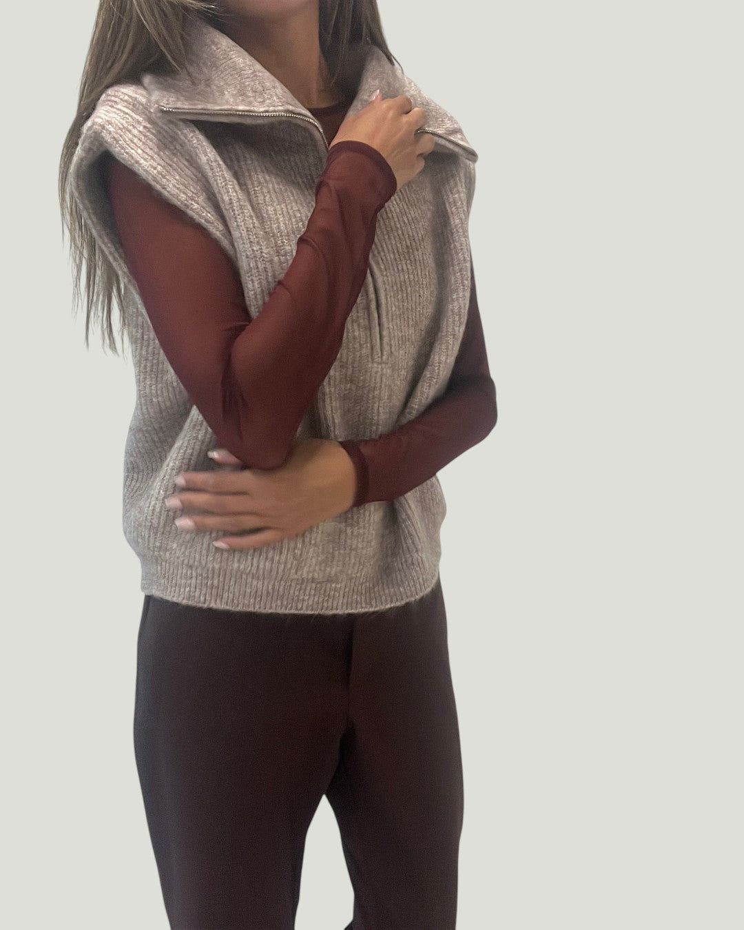 Mademoiselle Ambitious Clotaire Pull, taupe mouwloze gebreide trui in alpaca-wolmix