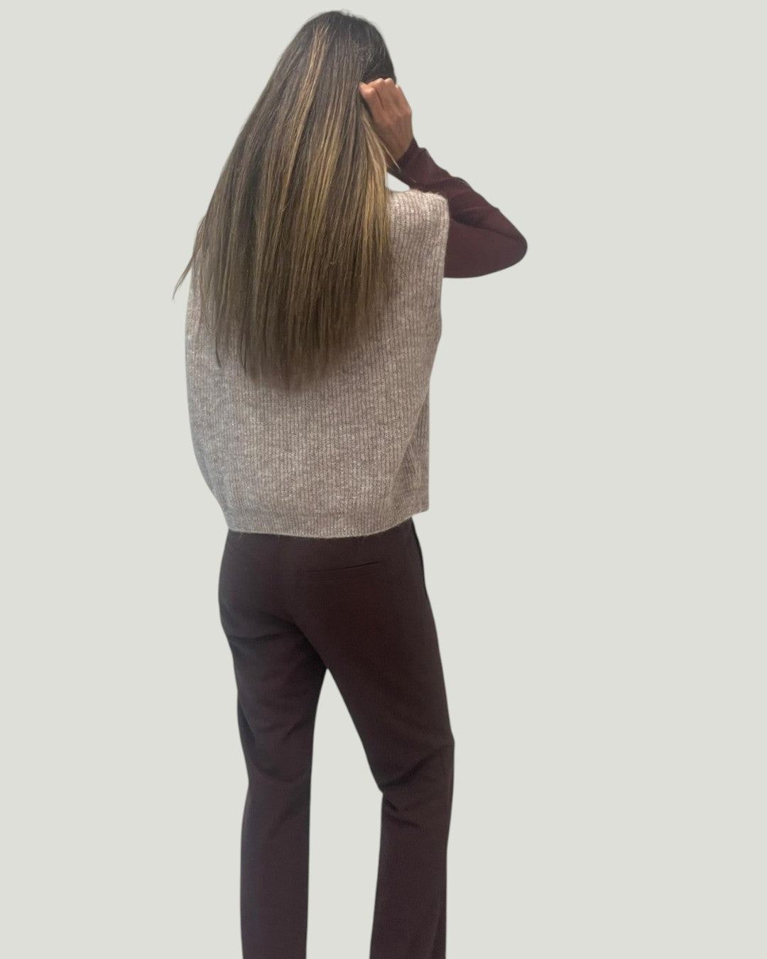 Mademoiselle Ambitious Clotaire Pull, taupe mouwloze gebreide trui in alpaca-wolmix – foto 3