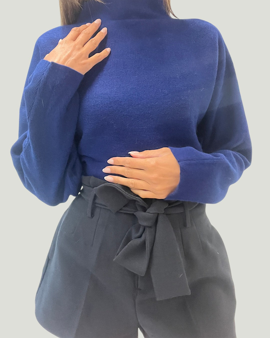 Mademoiselle Ambitious Beauty Pull, zachte angora trui met hoge hals in felrood of denimblauw – foto 6