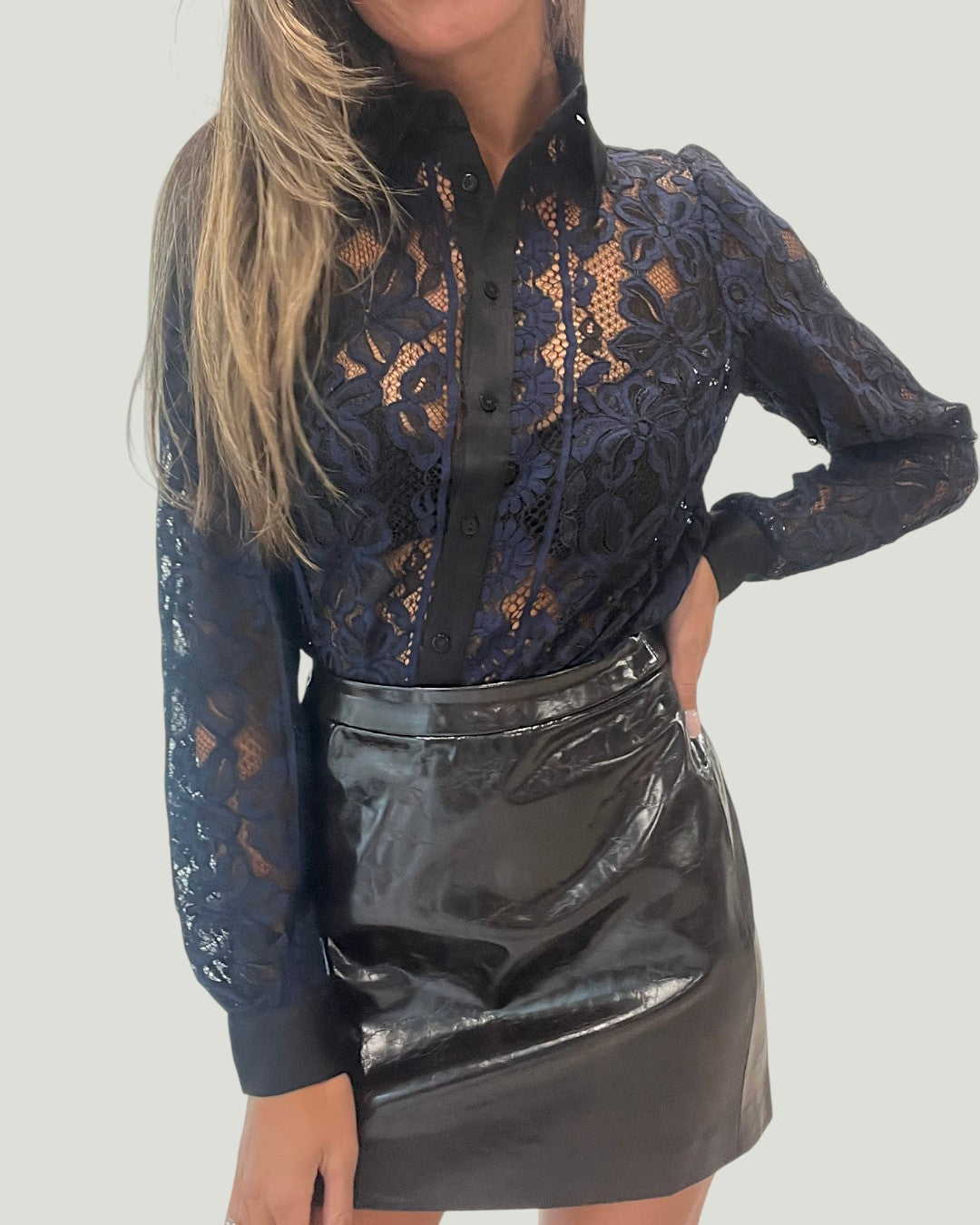Mademoiselle Ambitious Vilmana Lace Blouse in marineblauw kant – foto 1