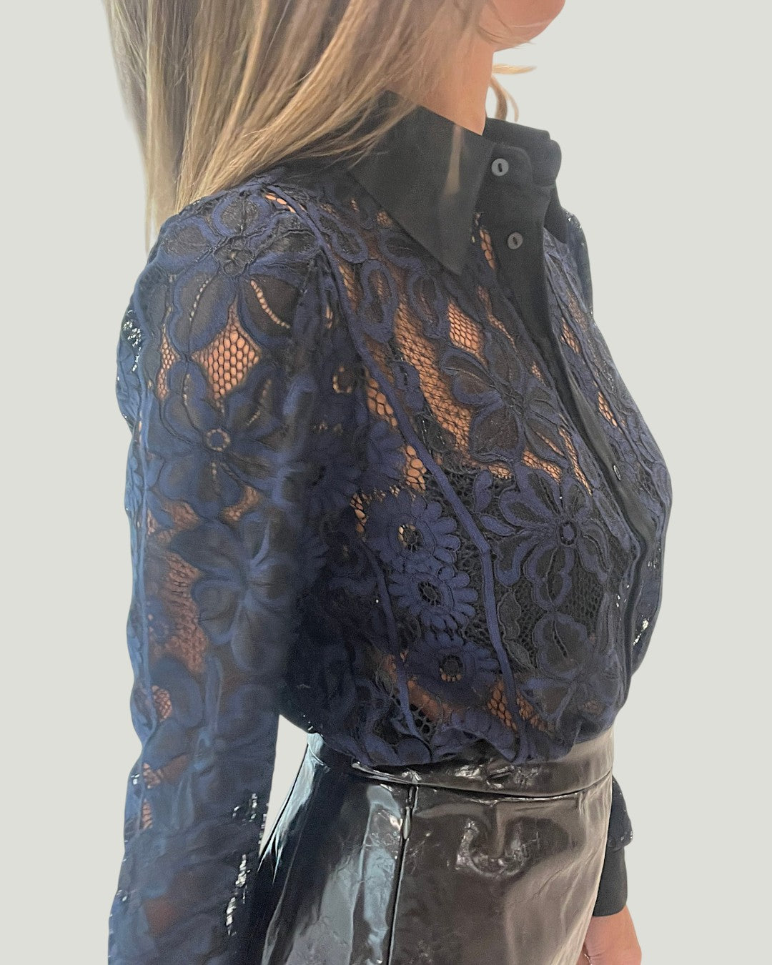Mademoiselle Ambitious Vilmana Lace Blouse in marineblauw kant – foto 5