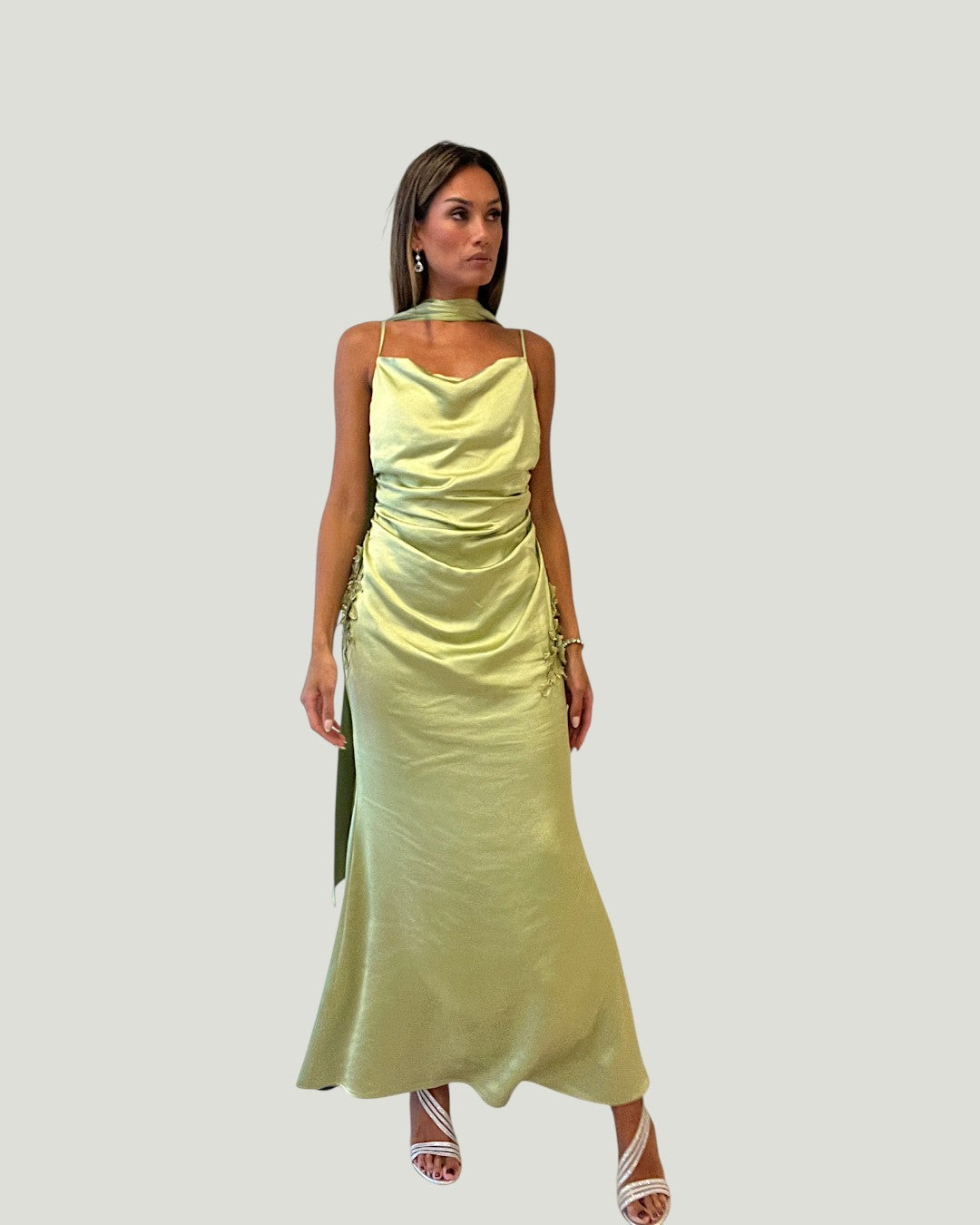 Mademoiselle Ambitious Florea Scarf Gown in pistachegroen satijn – foto 1
