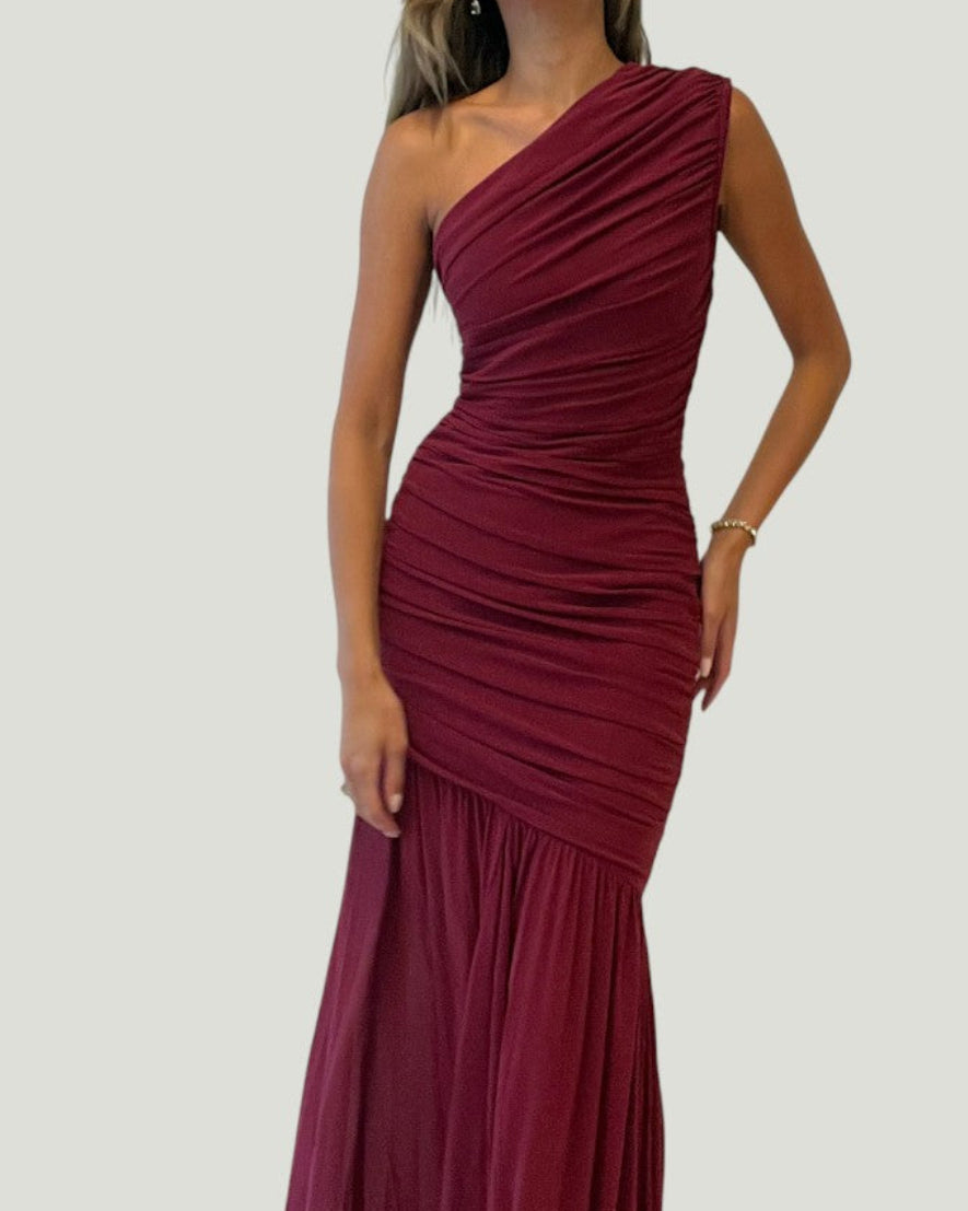 Mademoiselle Ambitious Florencea One Shoulder Gown in wijnrood – foto 1