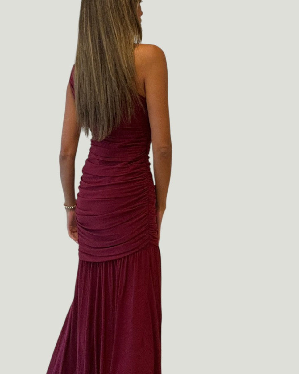 Mademoiselle Ambitious Florencea One Shoulder Gown in wijnrood – foto 6